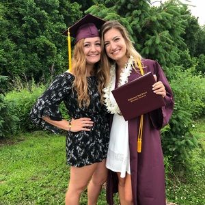 Meet your Posher, Claudia